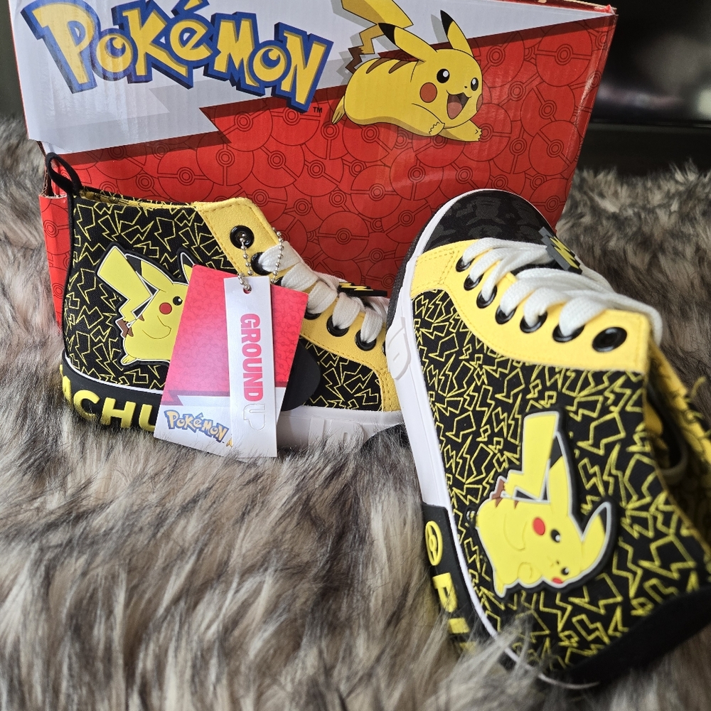 Kids Pokémon shoes sz 3 - Picture 2 of 3